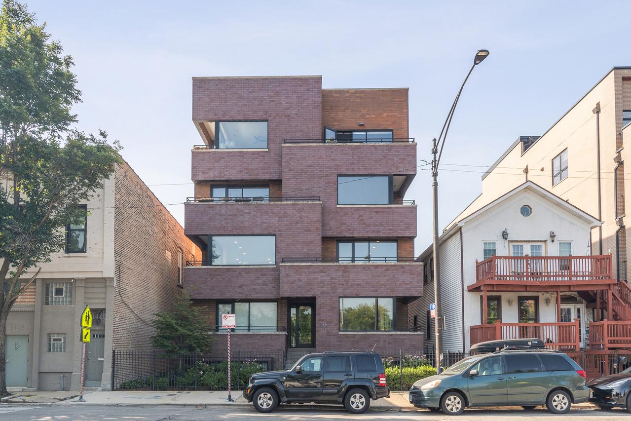 1449 W Grand Ave. #2W, Chicago, IL 60642