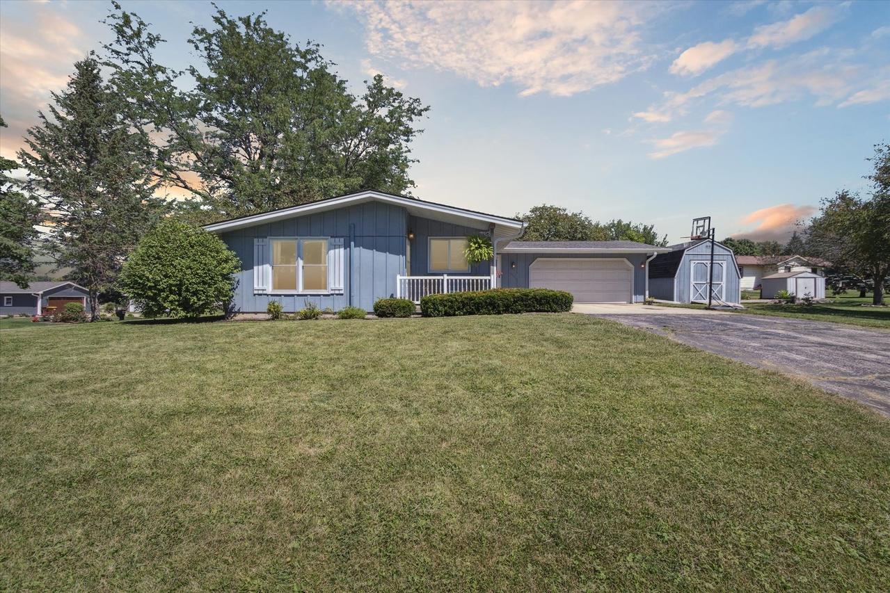 2079 Oriole Dr., Freeport, IL 61032