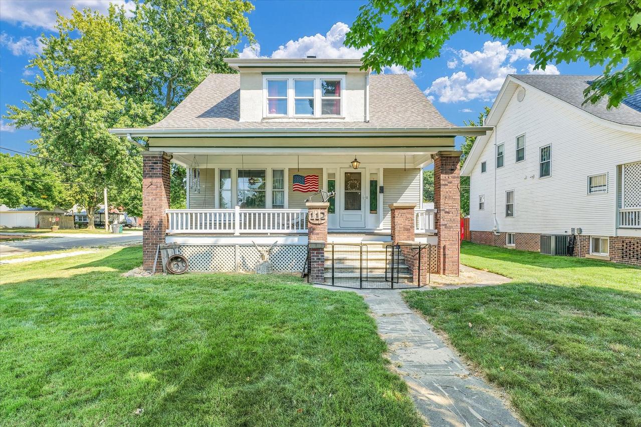 112 W Vine St., Villa Grove, IL 61956