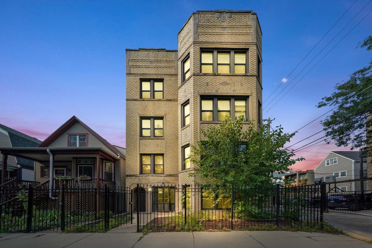 3414 W Medill Ave., Chicago, IL 60647
