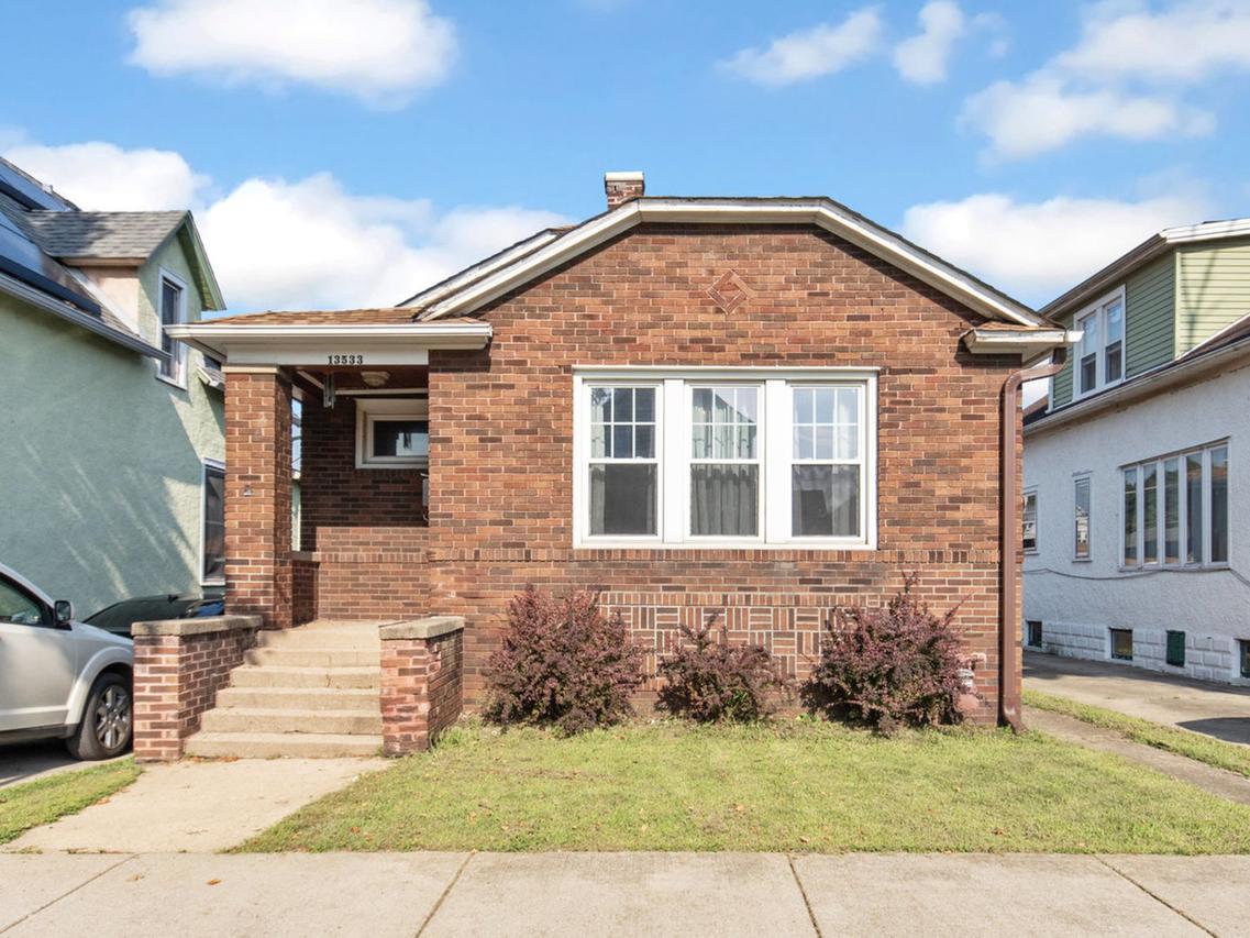 13533 S Buffalo Ave., Chicago, IL 60633