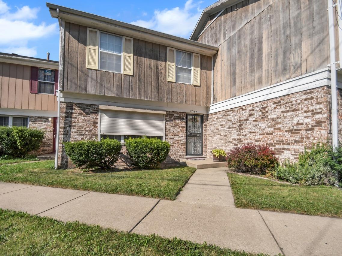 7964 S Essex Ave., Chicago, IL 60617