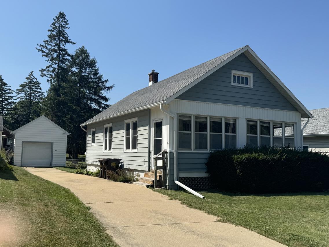 108 N Sunset Ave., Freeport, IL 61032