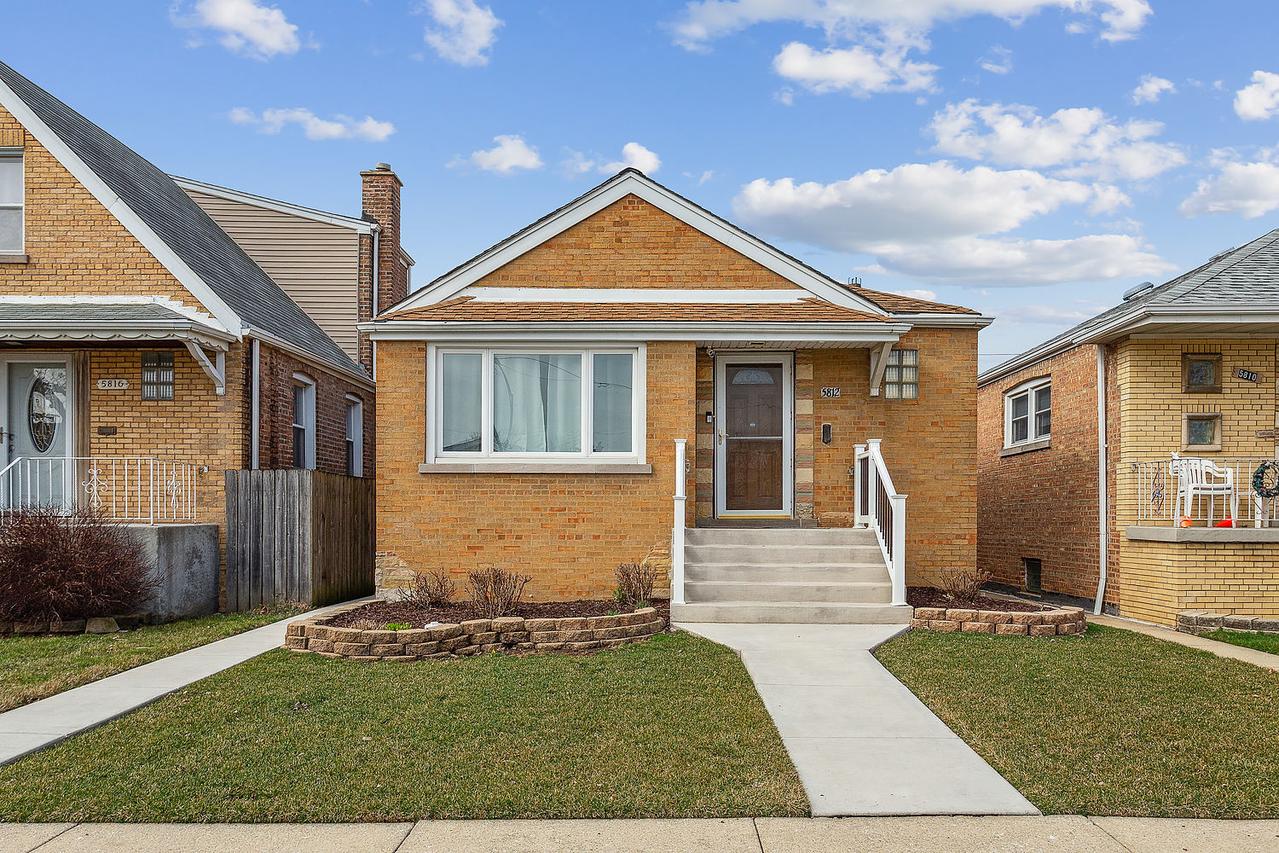 5812 S Moody Ave., Chicago, IL 60638