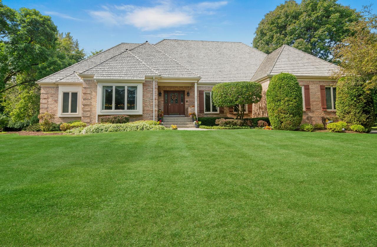 5648 Barclay Ct., Long Grove, IL 60047