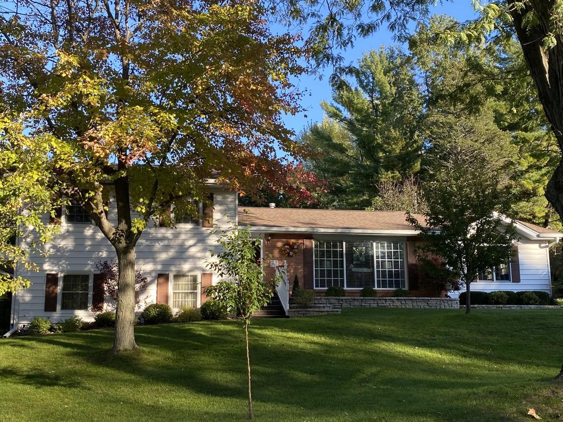 1811 Valleyview Dr., Freeport, IL 61032