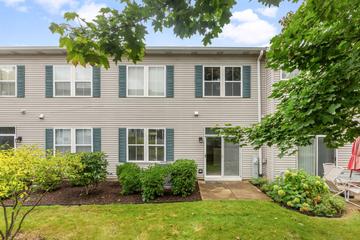 2863 Falling Waters Ln., Lindenhurst, IL 60046