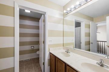 2863 Falling Waters Ln., Lindenhurst, IL 60046