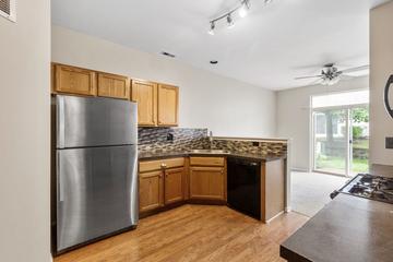 2863 Falling Waters Ln., Lindenhurst, IL 60046