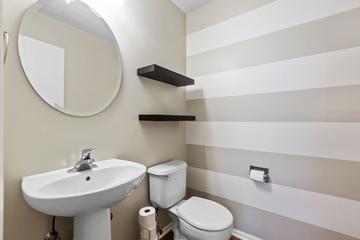 2863 Falling Waters Ln., Lindenhurst, IL 60046