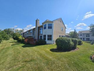 343 Ascot Ln., Streamwood, IL 60107