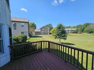 343 Ascot Ln., Streamwood, IL 60107