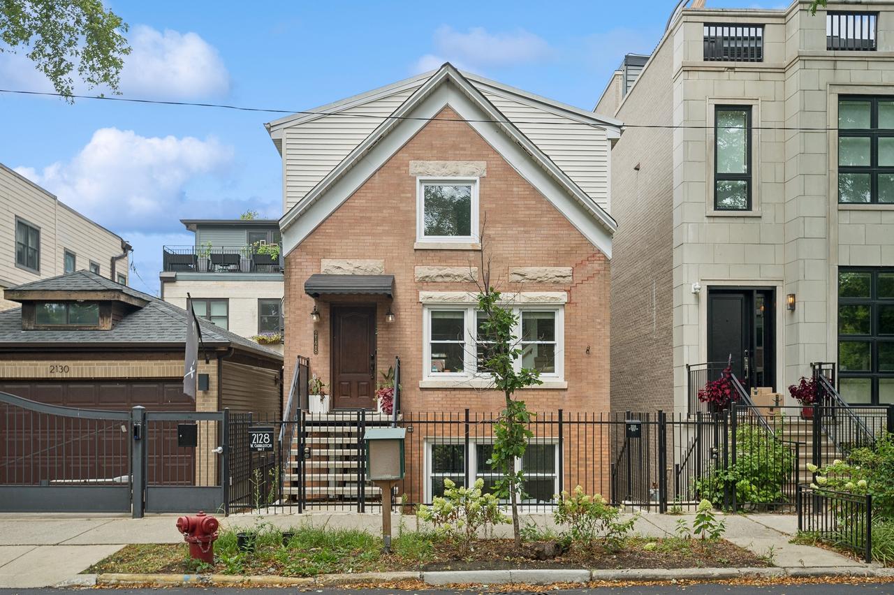 2128 W Charleston St., Chicago, IL 60647