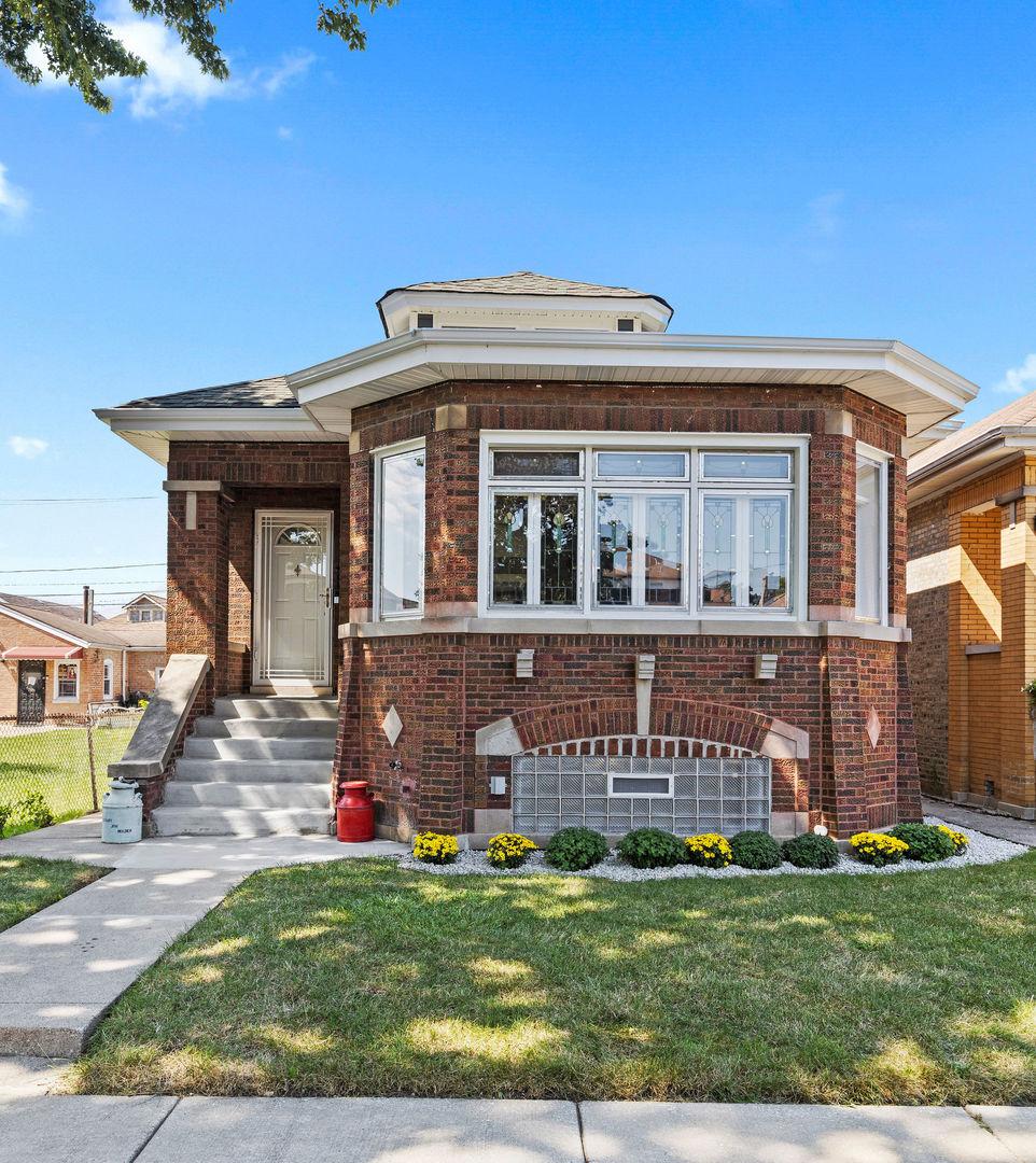 8616 S Hermitage Ave., Chicago, IL 60620