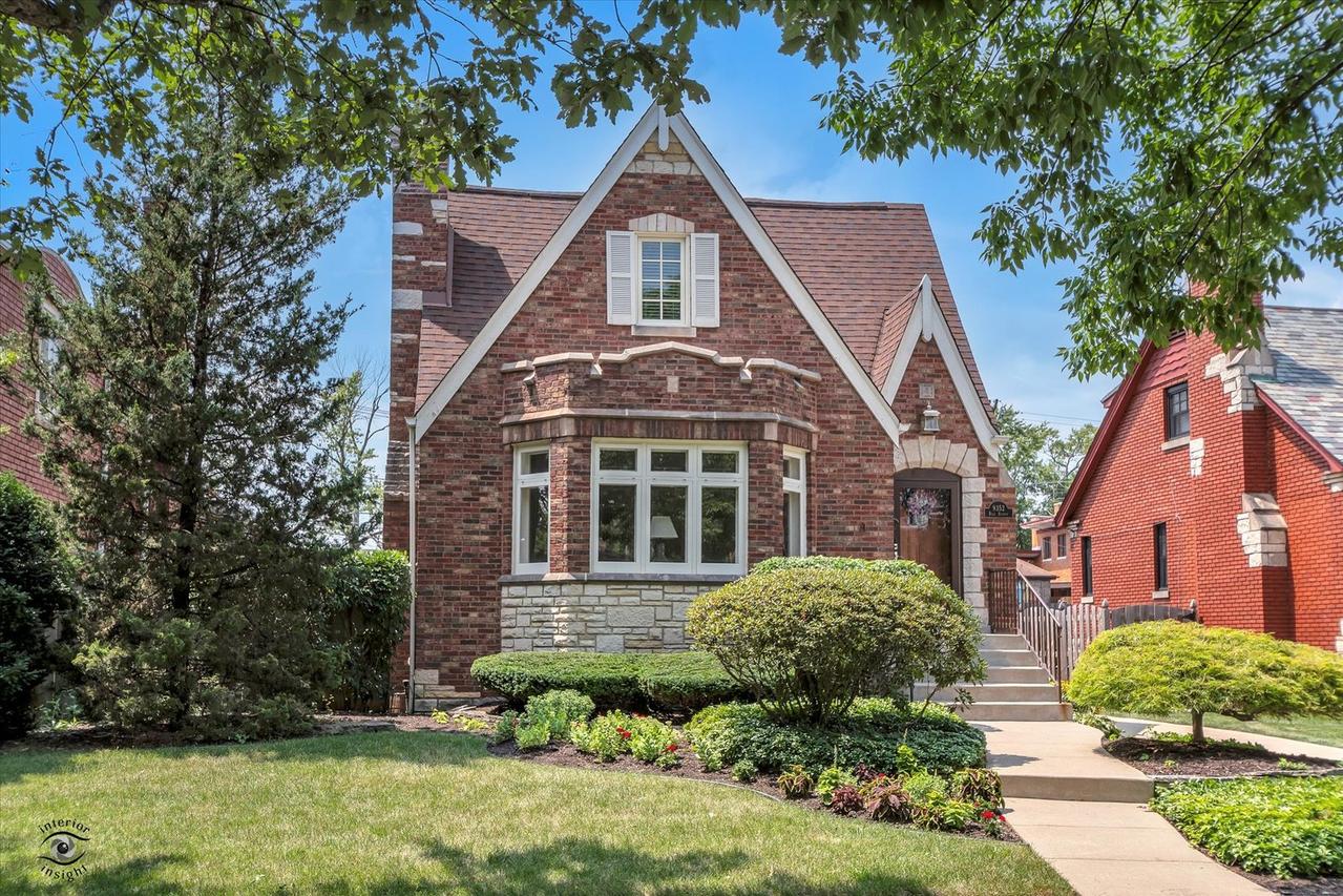 9352 S Bell Ave., Chicago, IL 60643