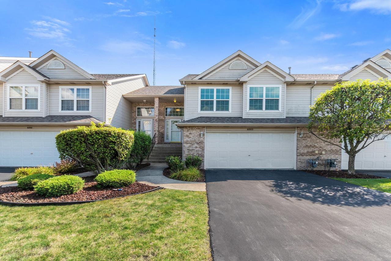 6883 Geneva Dr., Tinley Park, IL 60477