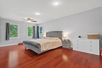 1344 Trinity Pl., Libertyville, IL 60048