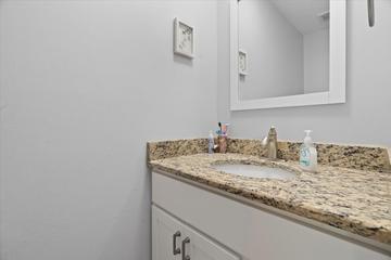 1344 Trinity Pl., Libertyville, IL 60048