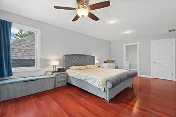 1344 Trinity Pl., Libertyville, IL 60048