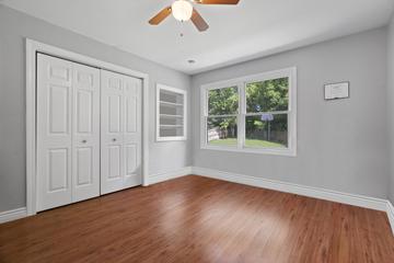 1344 Trinity Pl., Libertyville, IL 60048