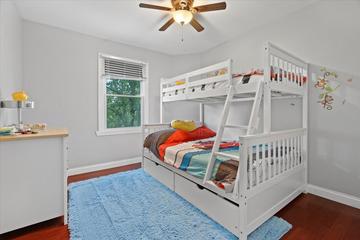 1344 Trinity Pl., Libertyville, IL 60048