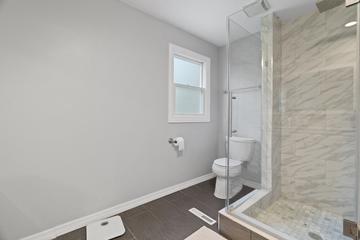 1344 Trinity Pl., Libertyville, IL 60048