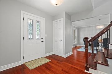 1344 Trinity Pl., Libertyville, IL 60048