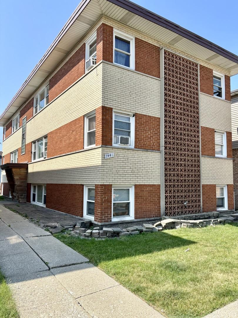 7441 W Fullerton Ave. #1N, Elmwood Park, IL 60707
