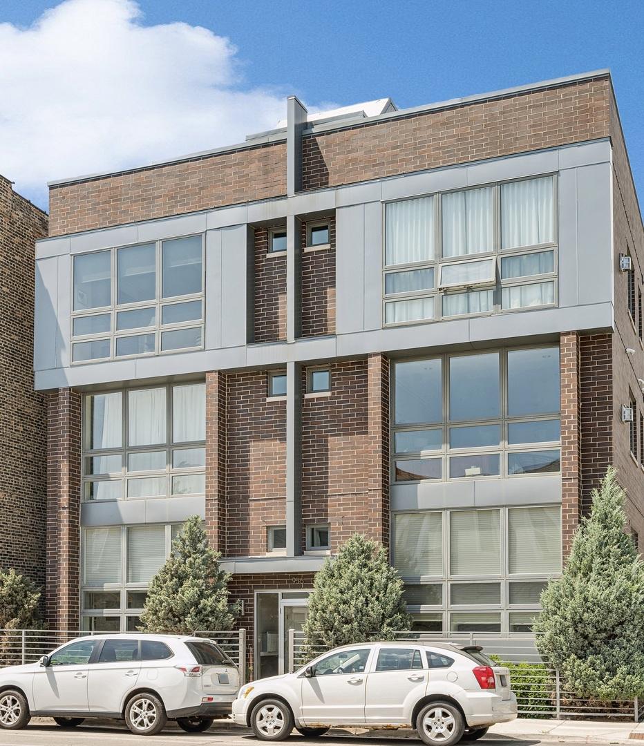 956 N Noble St. #1S, Chicago, IL 60642