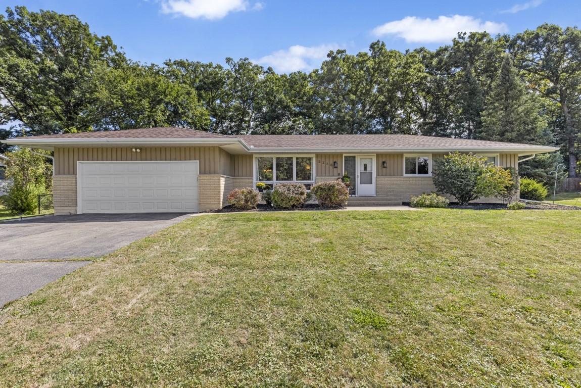 2245 Woodland Ct., Freeport, IL 61032