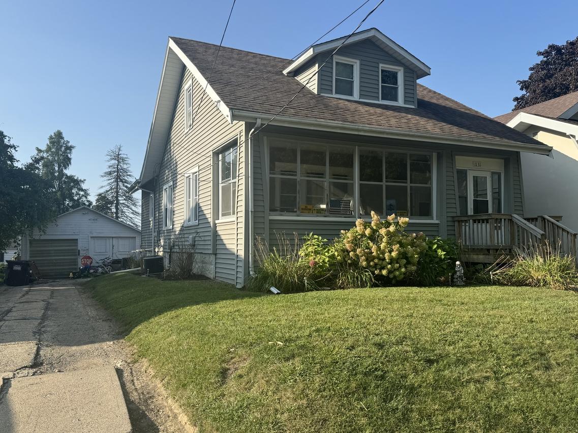 1131 W Pleasant St., Freeport, IL 61032