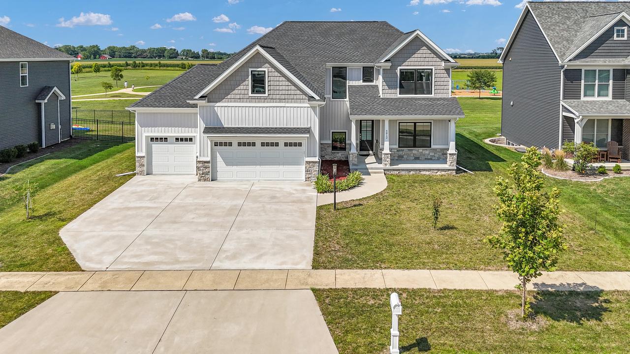 4812 Oakdale Dr., Champaign, IL 61822