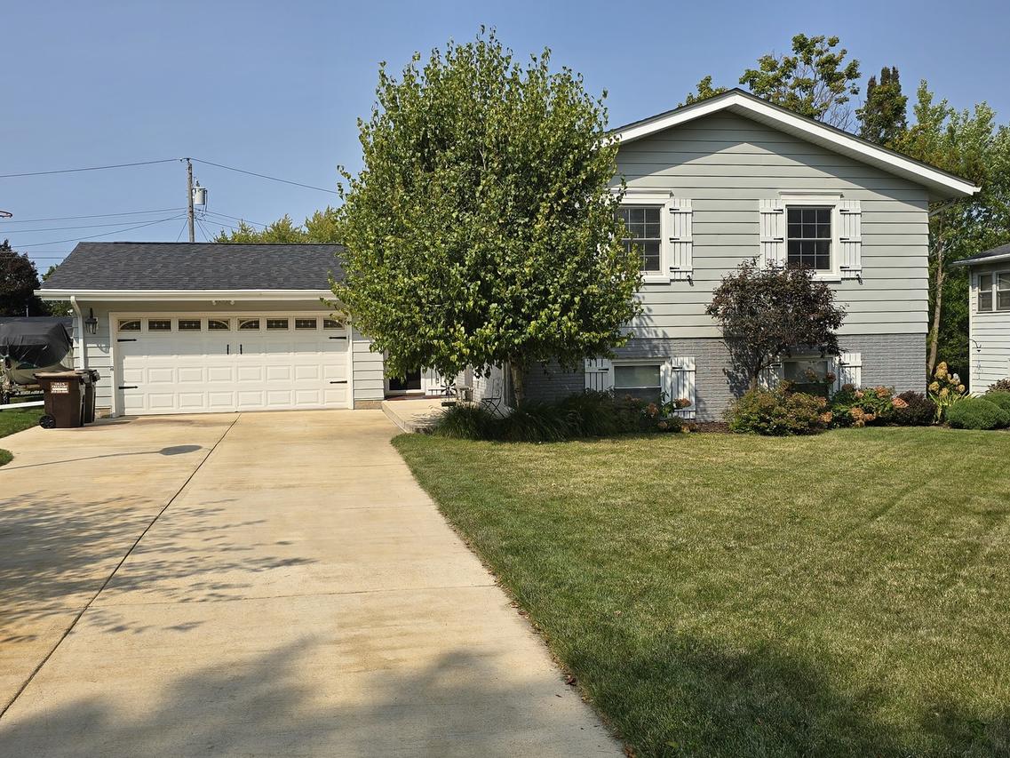 1924 Middlebury Rd., Freeport, IL 61032