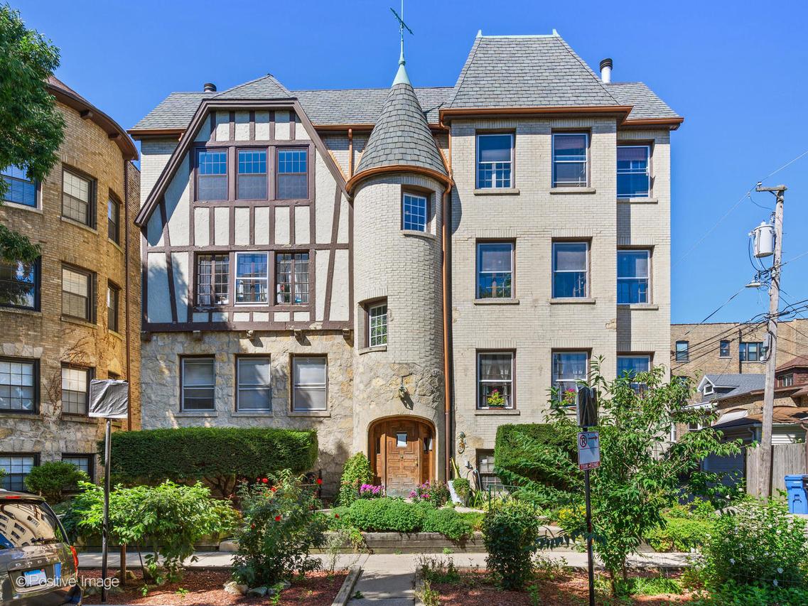 7452 N Hoyne Ave. #3-S, Chicago, IL 60645