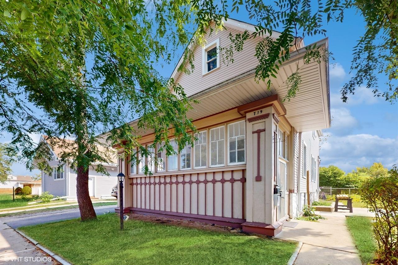 715 S 9th Ave., Maywood, IL 60153