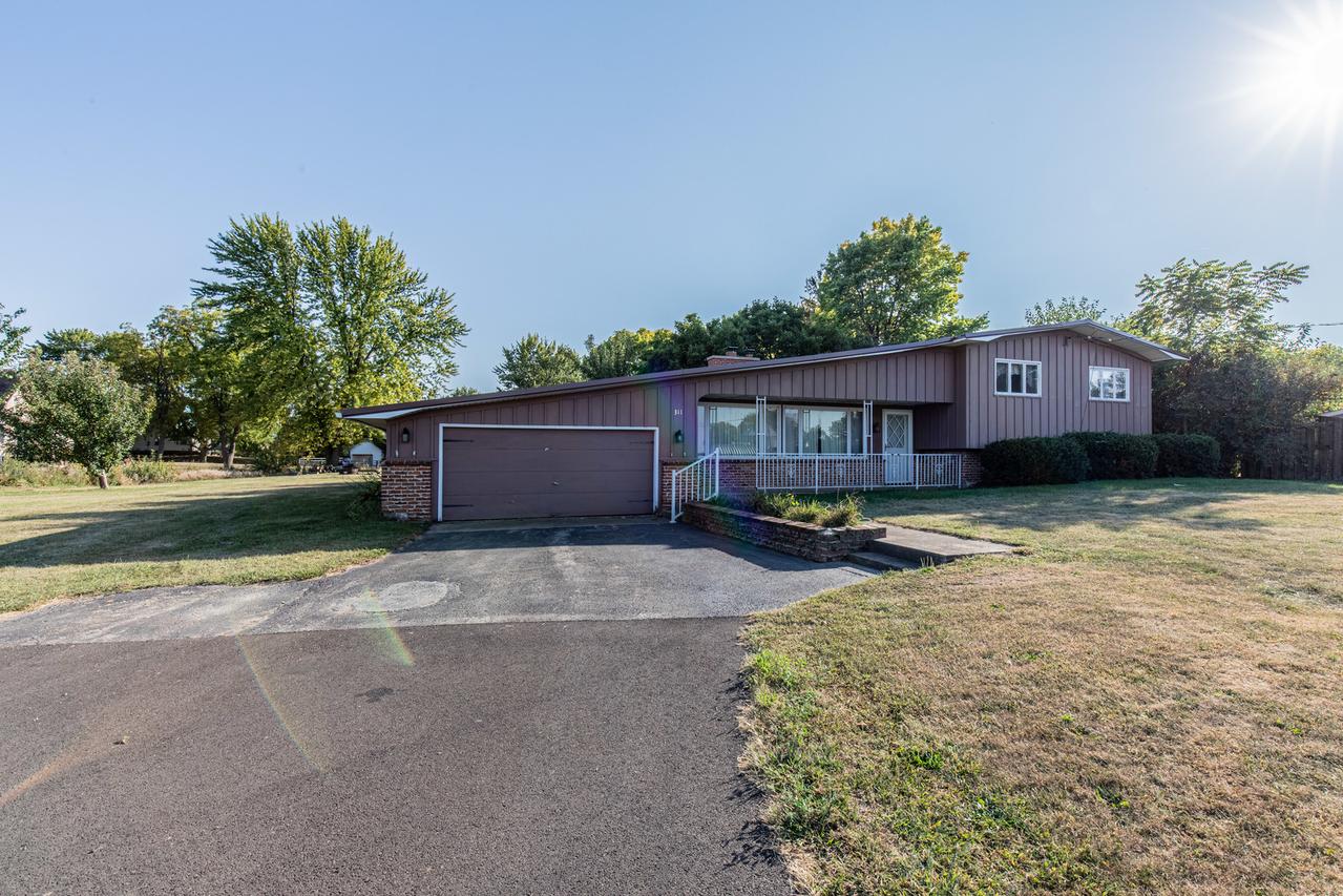 311 E Maple Ave., Manlius, IL 61338