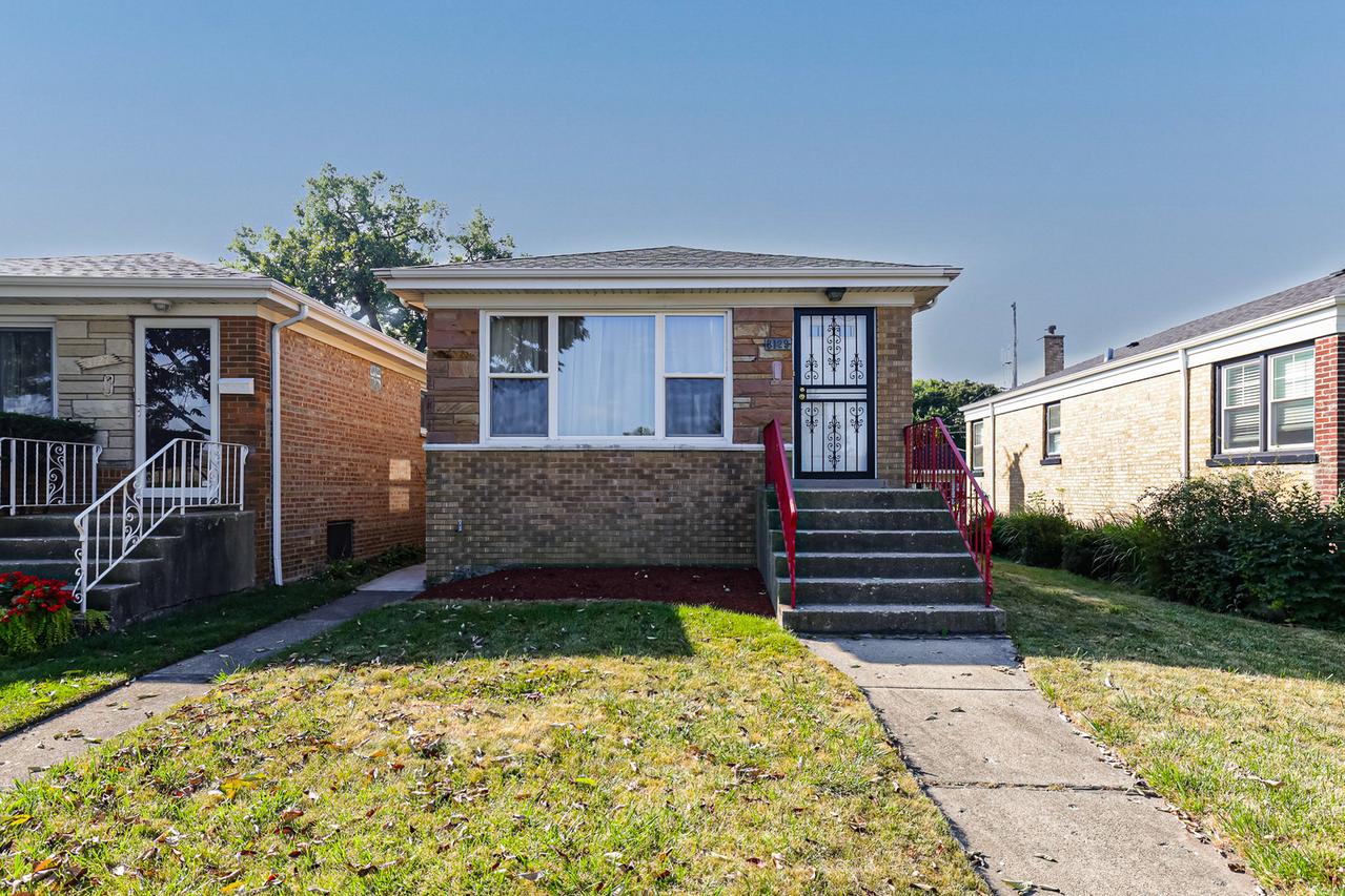 3129 W Howard St., Chicago, IL 60645