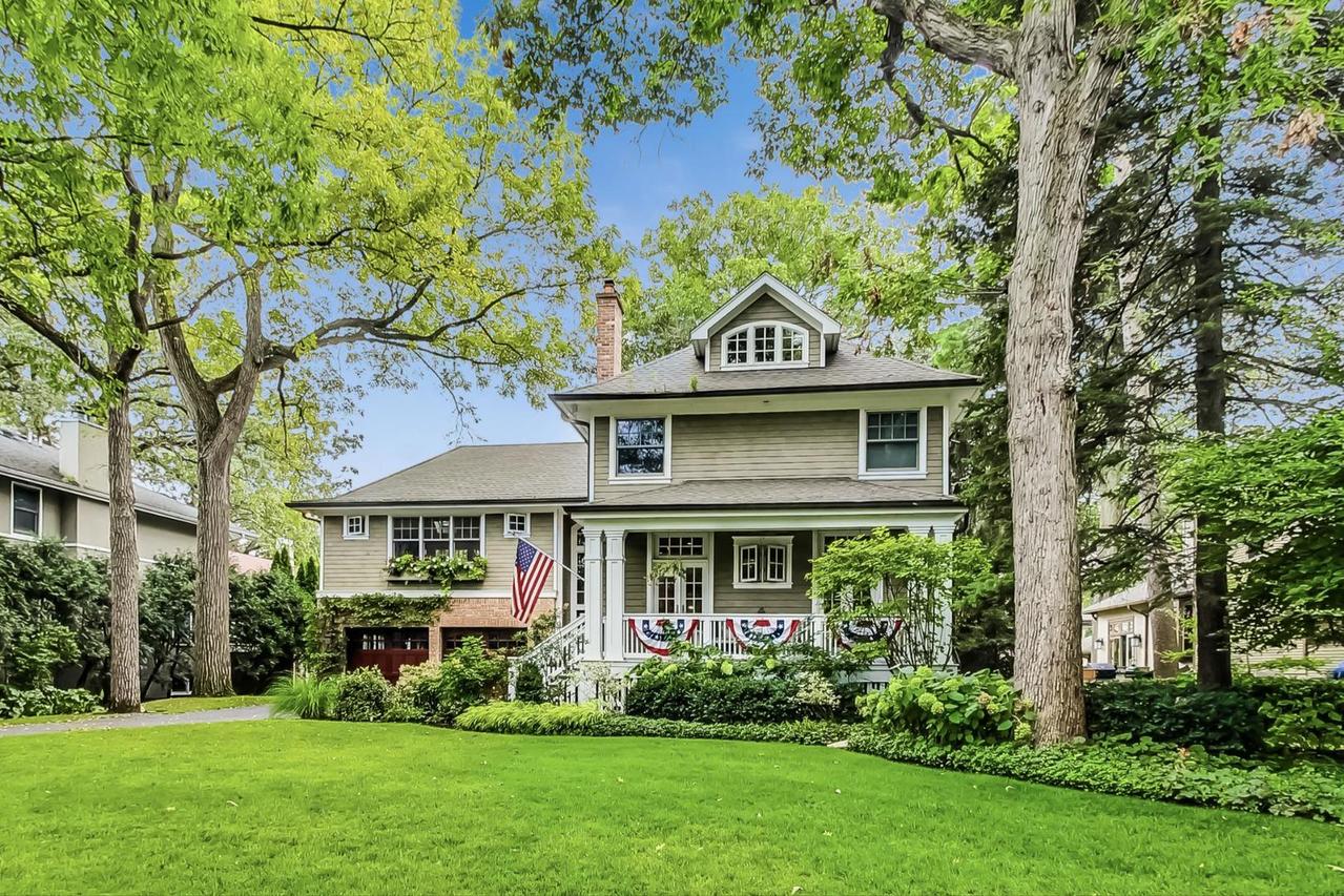 611 Elmwood Ave., Wilmette, IL 60091