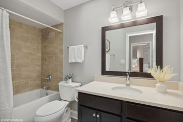 1516 Virginia Ave., Libertyville, IL 60048