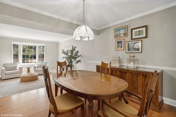 1516 Virginia Ave., Libertyville, IL 60048