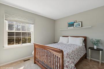 1516 Virginia Ave., Libertyville, IL 60048