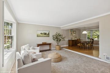 1516 Virginia Ave., Libertyville, IL 60048