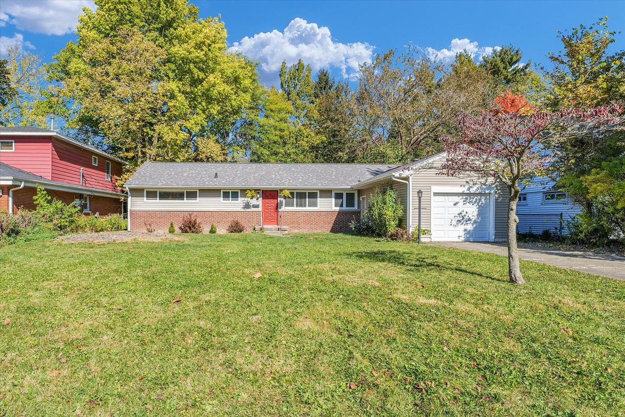 12 Montclair Rd., Urbana, IL 61801