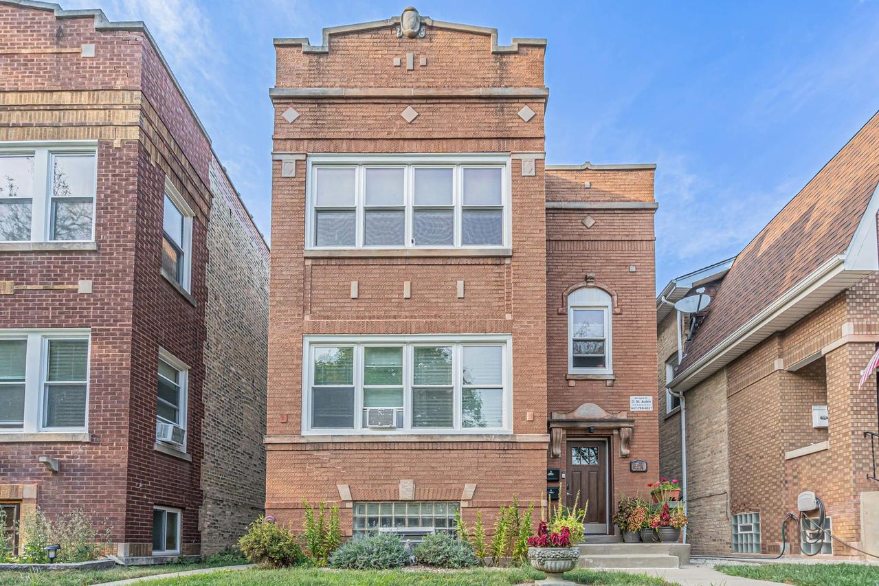5514 W Berenice Ave., Chicago, IL 60641