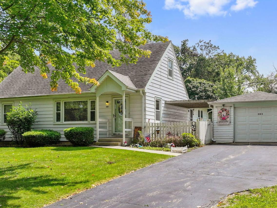 583 Riedy Rd., Lisle, IL 60532