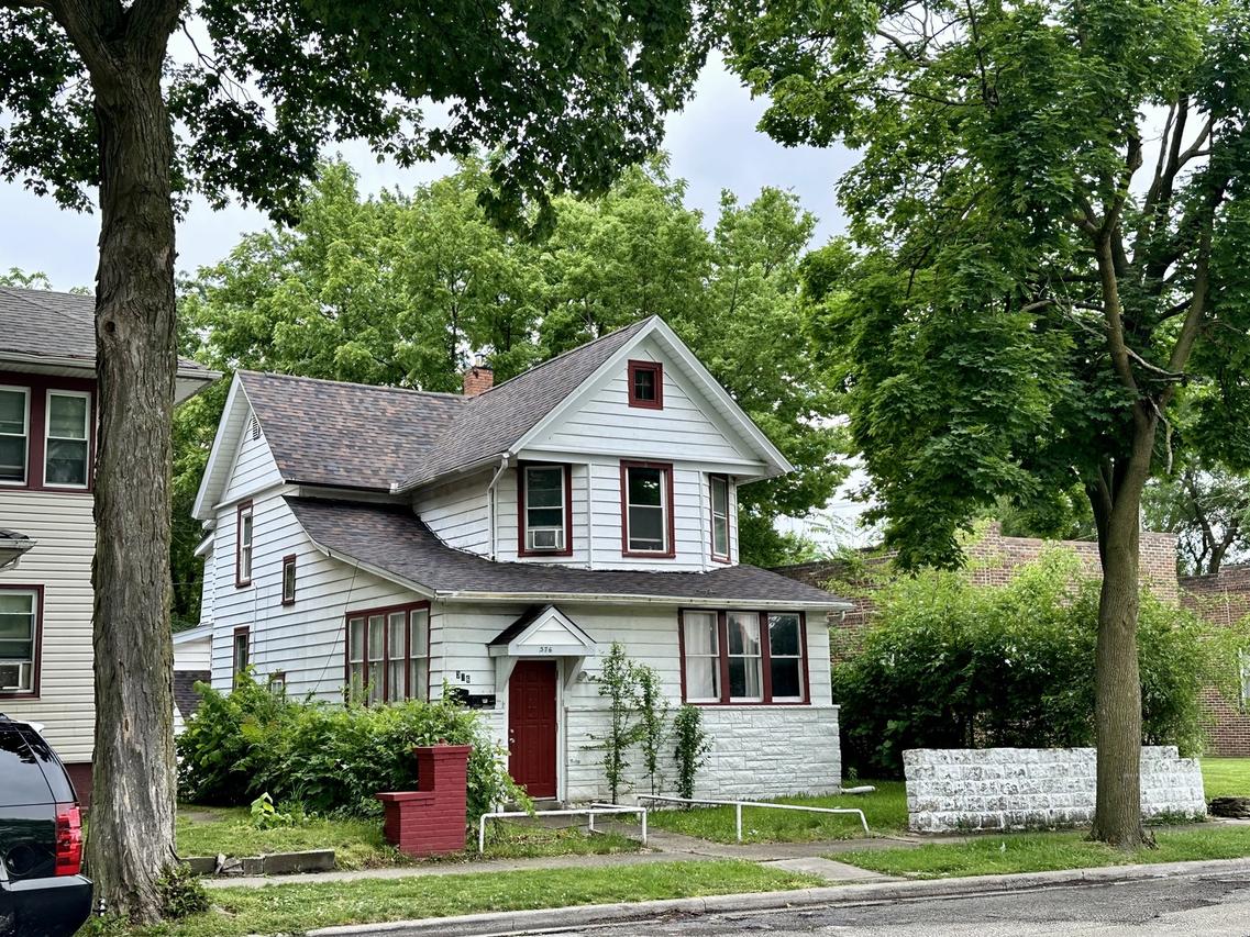 376 S Harrison Ave., Kankakee, IL 60901