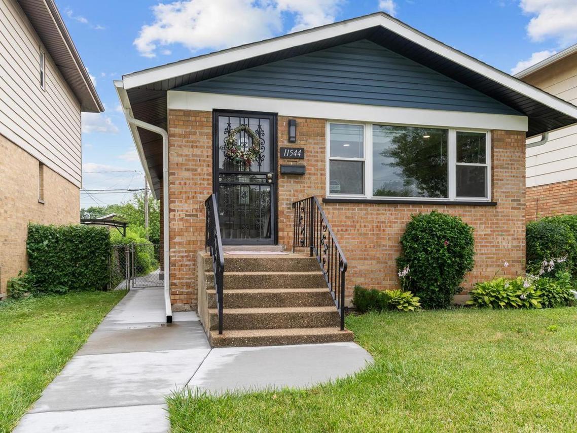 11544 S Aberdeen St., Chicago, IL 60643