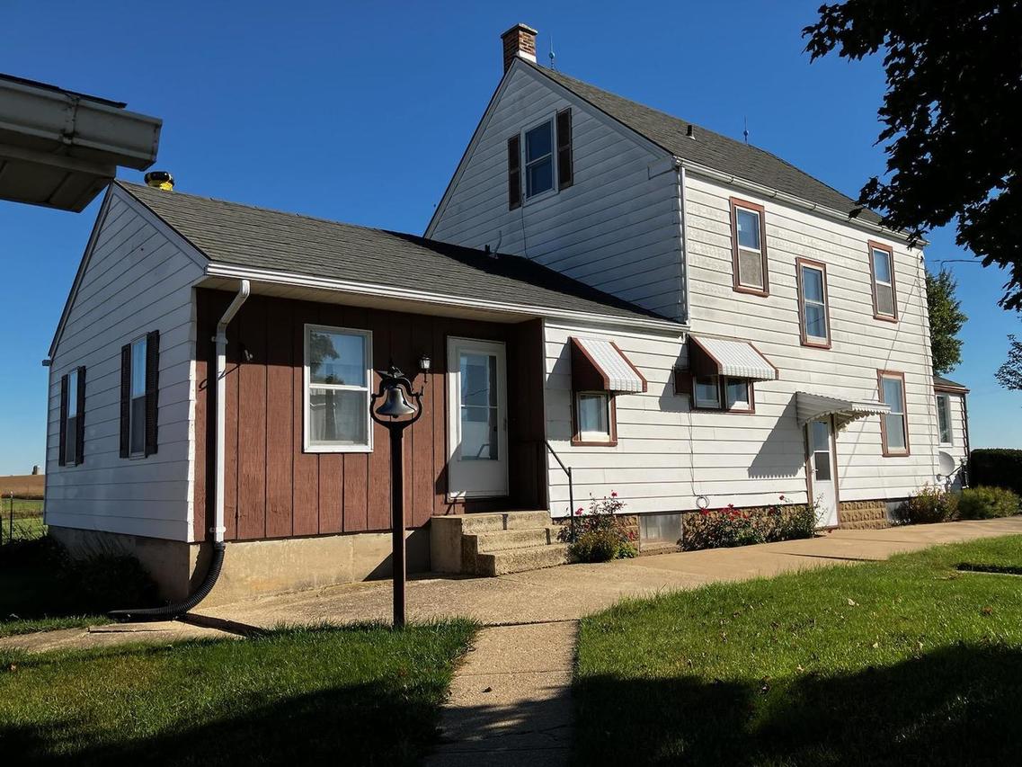 336 Lovers Lane Rd., Milledgeville, IL 61051