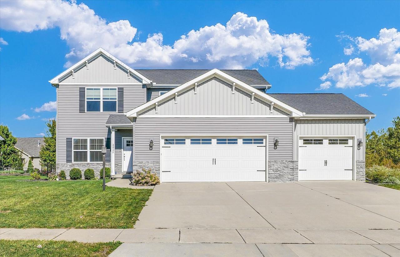 202 Capitol St., Savoy, IL 61874