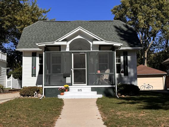 815 E Fellows St., Dixon, IL 61021